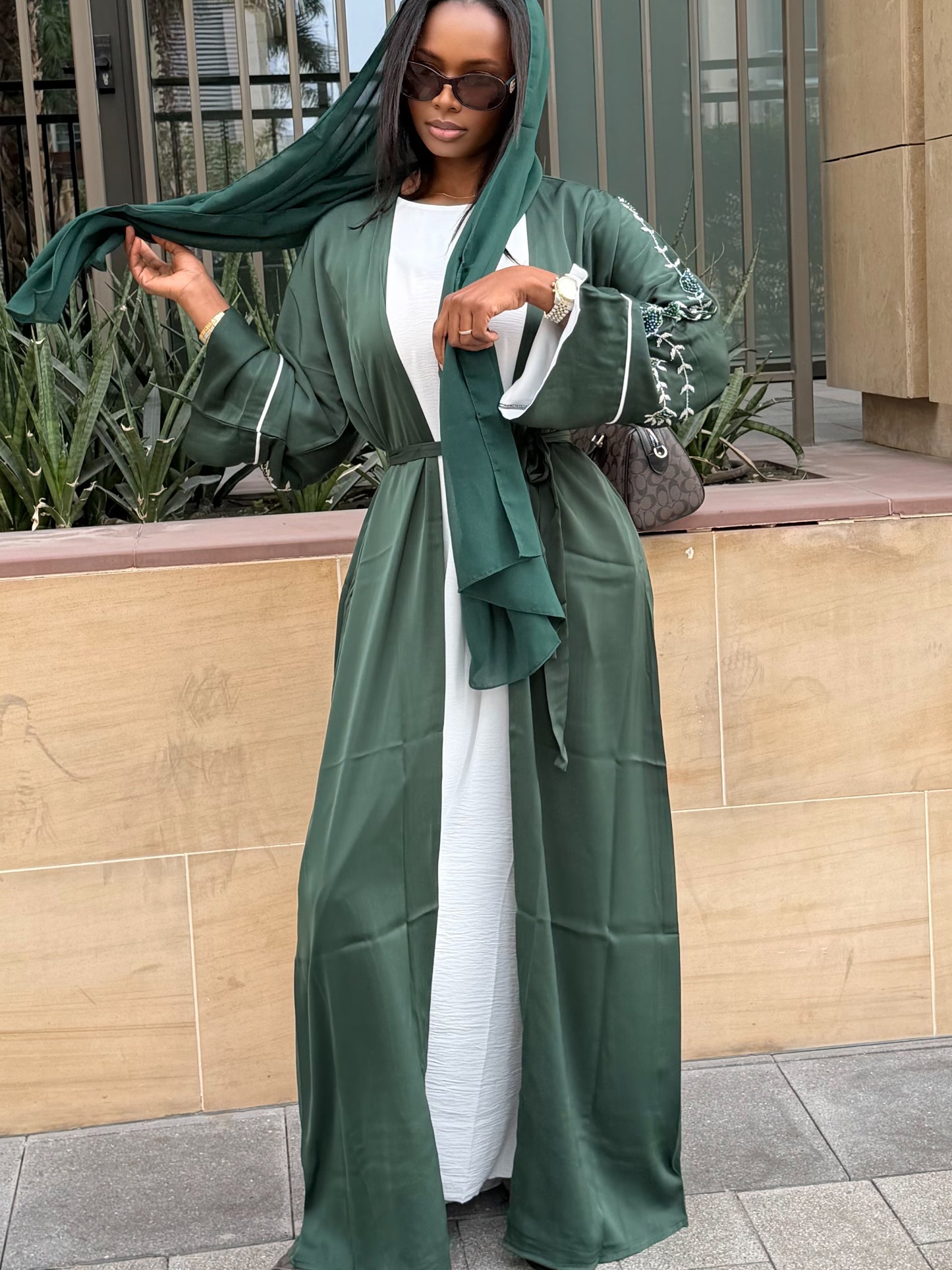 Abaya green